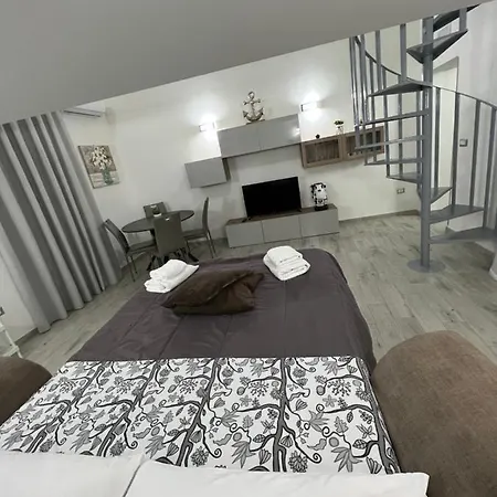 Nocleg ze śniadaniem Centro-la Casa Di Lucio 4*