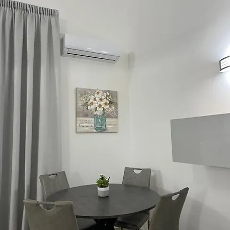 Centro-la Casa Di Lucio B&B 나폴리